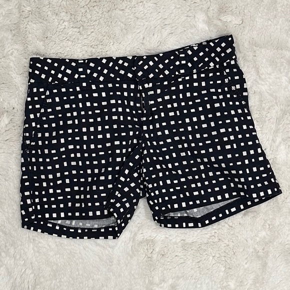 Tommy Hilfiger Printed Khaki Shorts - Picture 1 of 2